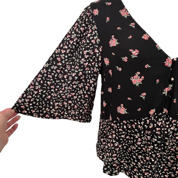 Arizona Jean Co. Black Floral Peplum Blouse Size Large - Picture 6 of 9